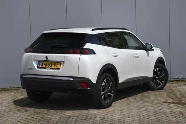 Peugeot 2008 (2021) thumbnail 5