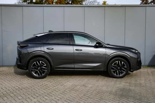 Peugeot 3008 (2024) thumbnail 4