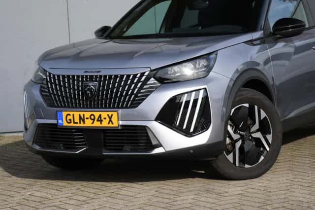 Peugeot 2008 (2024) thumbnail 2