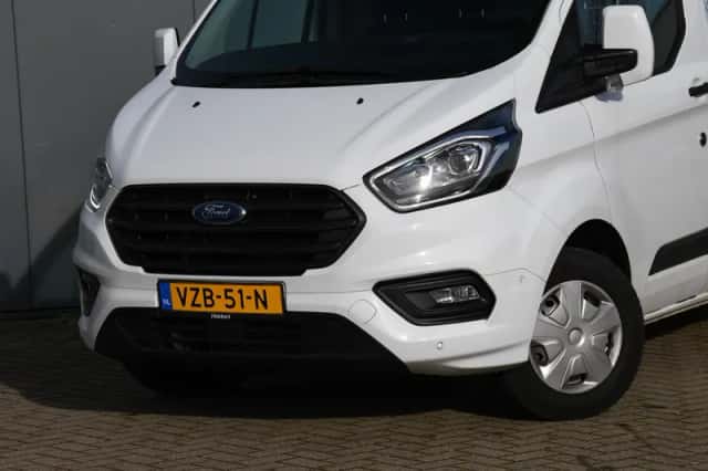 Ford Transit Custom (2023) thumbnail 2