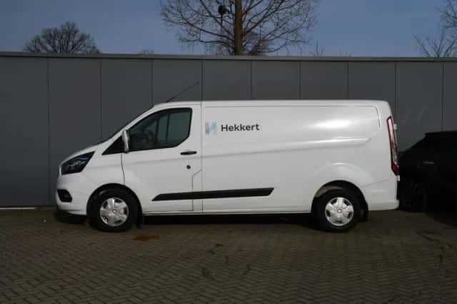 Ford Transit Custom (2023) thumbnail 3