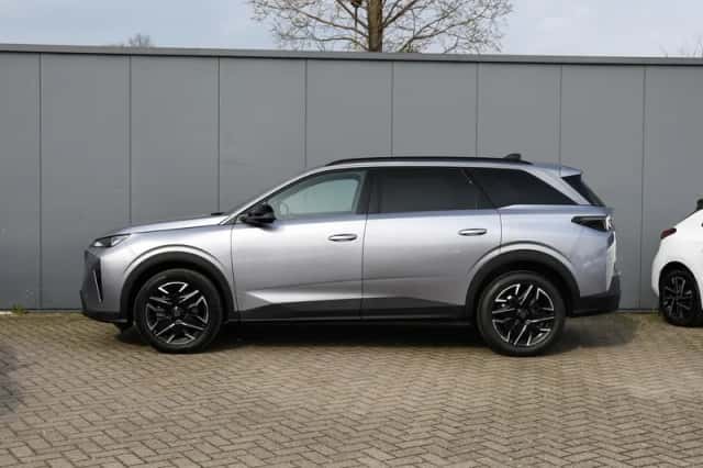 Peugeot 5008 (2025) thumbnail 3