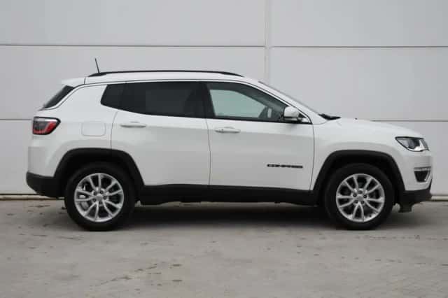 Jeep Compass (2021) thumbnail 3
