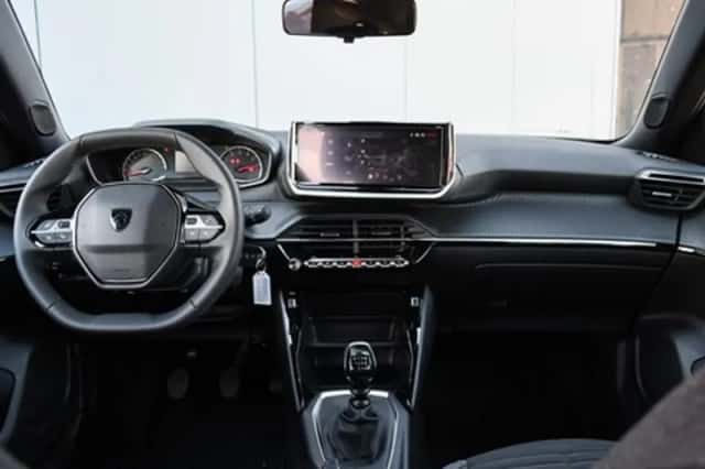 Peugeot 2008 (2024) thumbnail 13