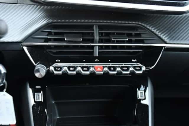 Peugeot 2008 (2024) thumbnail 20