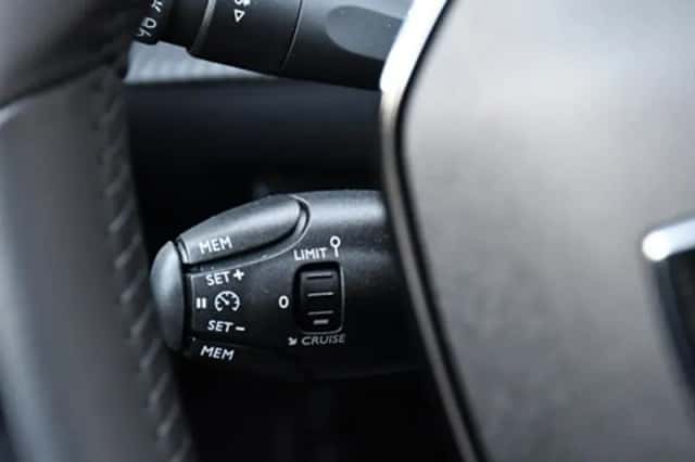 Peugeot 2008 (2024) thumbnail 25