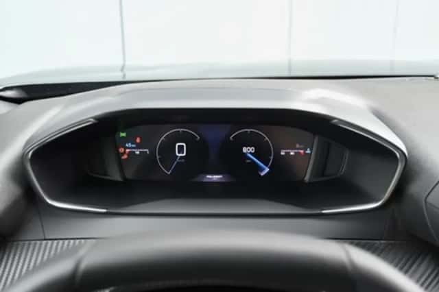 Peugeot 2008 (2024) thumbnail 14
