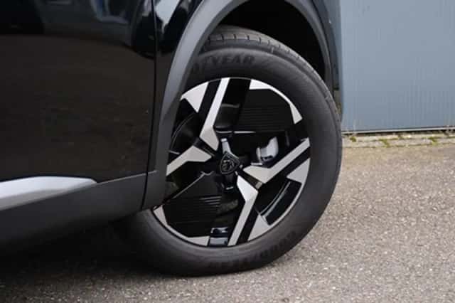 Peugeot 2008 (2024) thumbnail 6