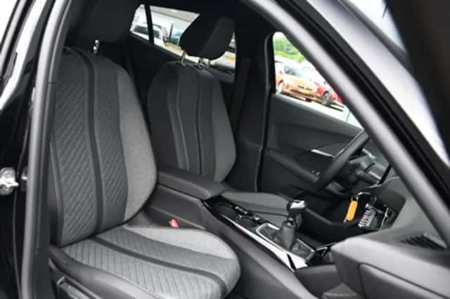 Peugeot 2008 (2024) thumbnail 9
