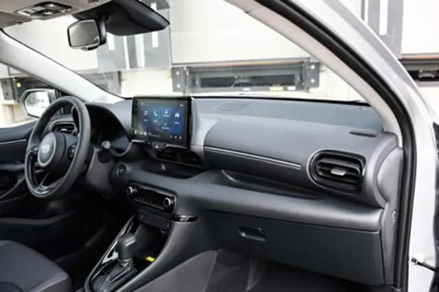 Toyota Yaris (2025) thumbnail 9