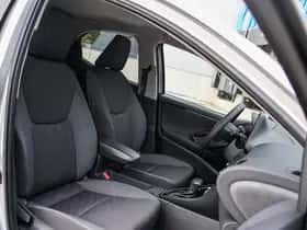 Toyota Yaris (2025) thumbnail 10