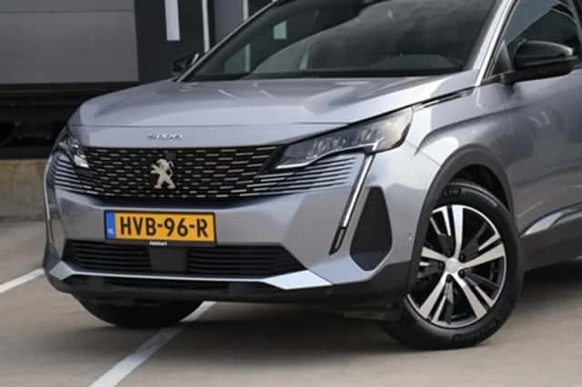 Peugeot 5008 (2024) thumbnail 2