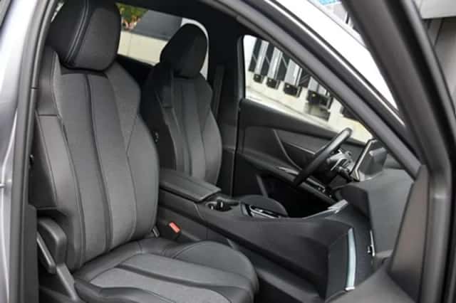 Peugeot 5008 (2024) thumbnail 11