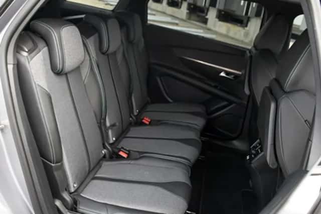 Peugeot 5008 (2024) thumbnail 12