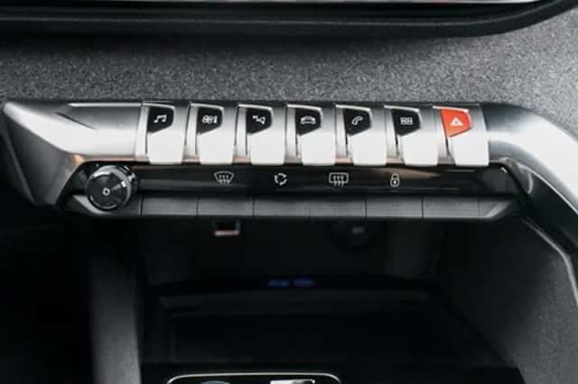 Peugeot 5008 (2024) thumbnail 25