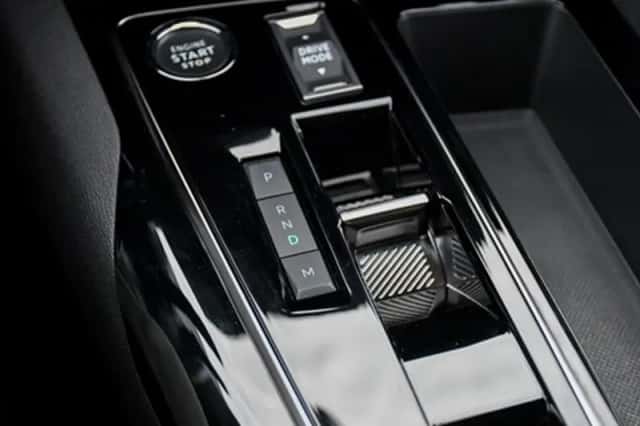 Peugeot 5008 (2024) thumbnail 27