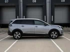Peugeot 5008 (2024) thumbnail 4
