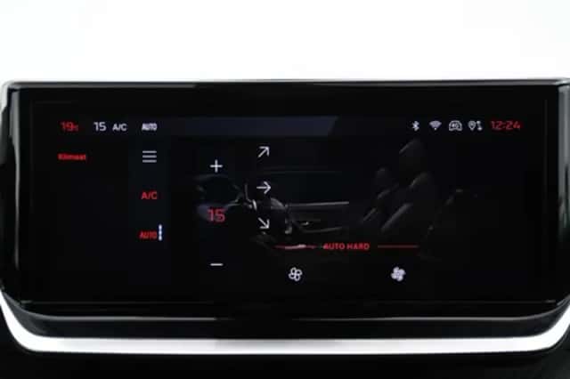 Peugeot 2008 (2024) thumbnail 18