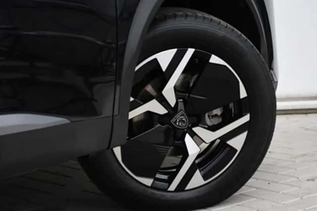 Peugeot 2008 (2024) thumbnail 7