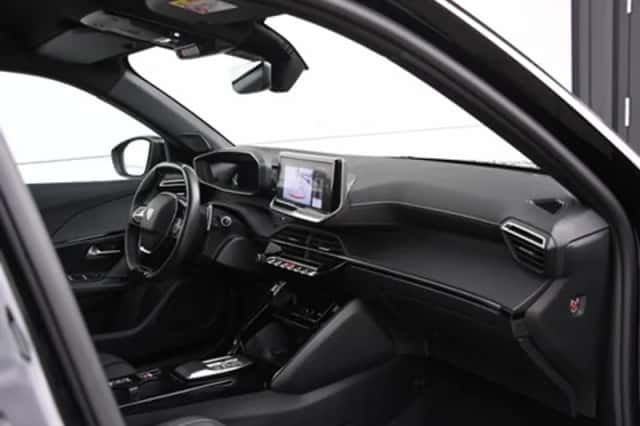 Peugeot 2008 (2024) thumbnail 9