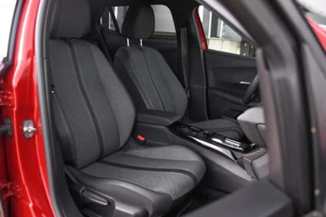 Peugeot 2008 (2024) thumbnail 10