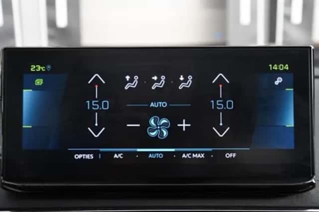 Peugeot 3008 (2023) thumbnail 20