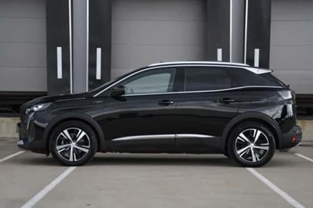 Peugeot 3008 (2023) thumbnail 3