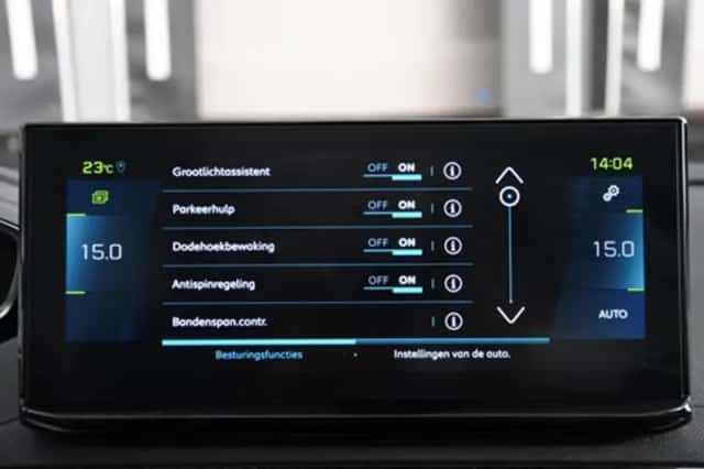 Peugeot 3008 (2023) thumbnail 21