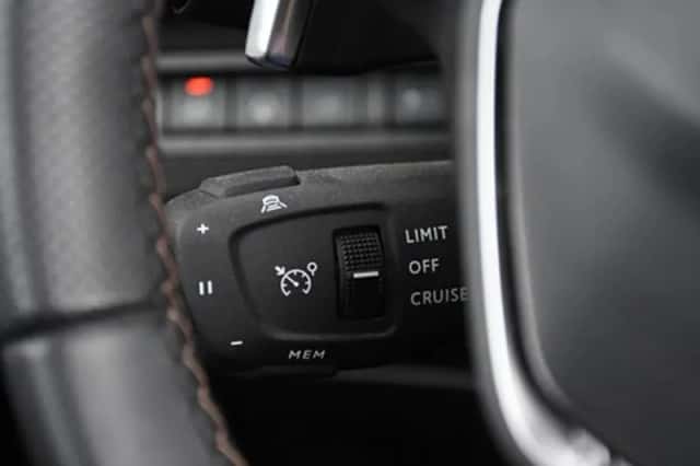 Peugeot 3008 (2023) thumbnail 29