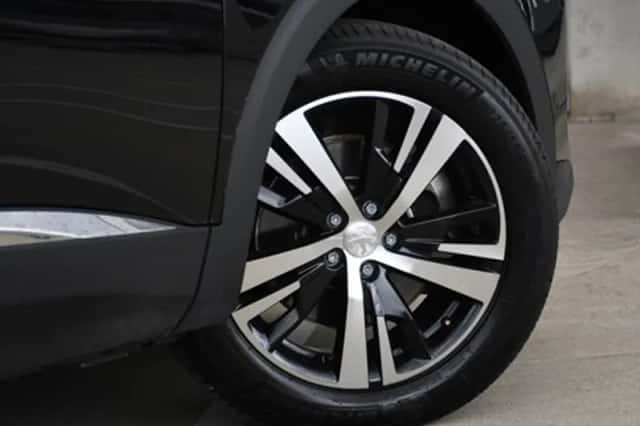 Peugeot 3008 (2023) thumbnail 7