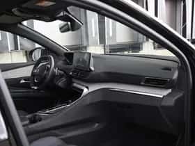 Peugeot 3008 (2023) thumbnail 9