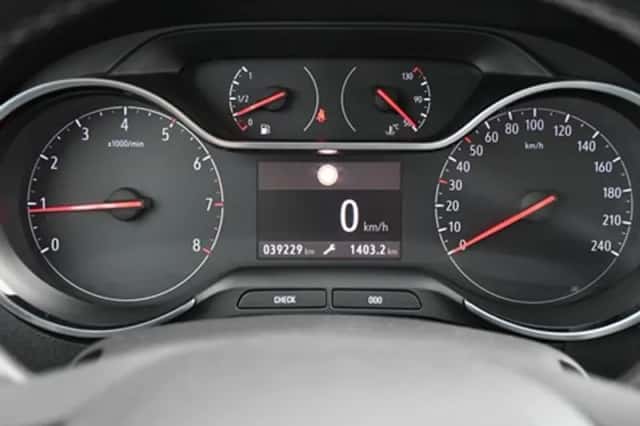 Opel Crossland (2022) thumbnail 18