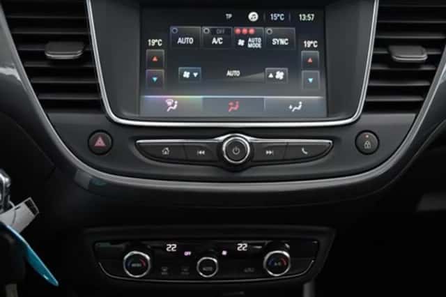 Opel Crossland (2022) thumbnail 22