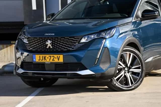 Peugeot 3008 (2024) thumbnail 2