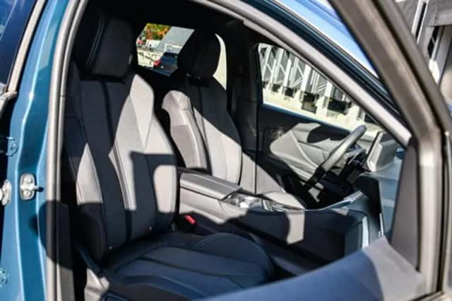 Peugeot 3008 (2024) thumbnail 11