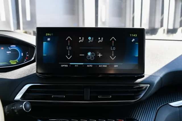 Peugeot 3008 (2024) thumbnail 18