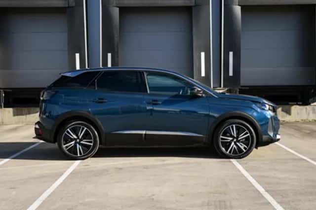 Peugeot 3008 (2024) thumbnail 4