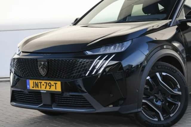 Peugeot 3008 (2025) thumbnail 2