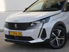 Peugeot 3008 (2023) thumbnail 2