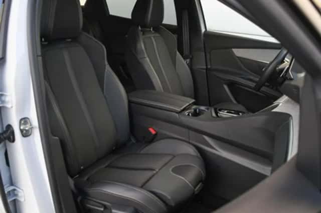 Peugeot 3008 (2023) thumbnail 11