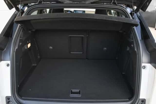 Peugeot 3008 (2023) thumbnail 13