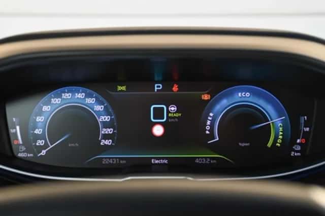 Peugeot 3008 (2023) thumbnail 17