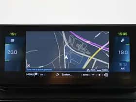 Peugeot 3008 (2023) thumbnail 18