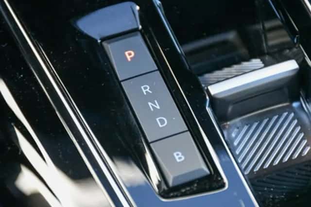 Peugeot 3008 (2023) thumbnail 26