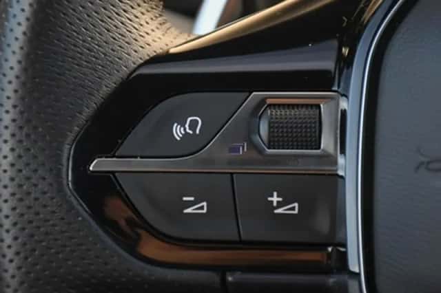 Peugeot 3008 (2023) thumbnail 28