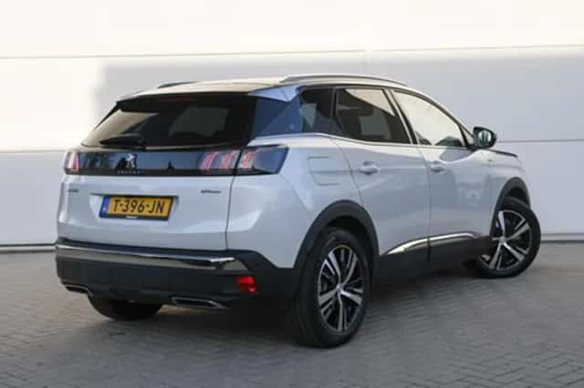 Peugeot 3008 (2023) thumbnail 5
