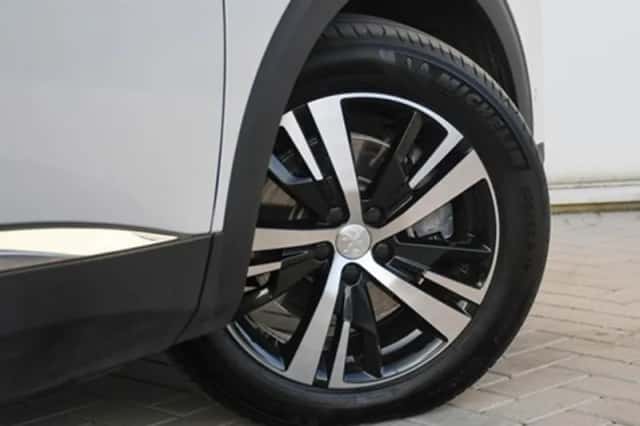 Peugeot 3008 (2023) thumbnail 7