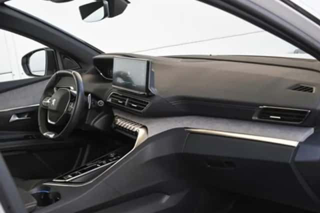 Peugeot 3008 (2023) thumbnail 10