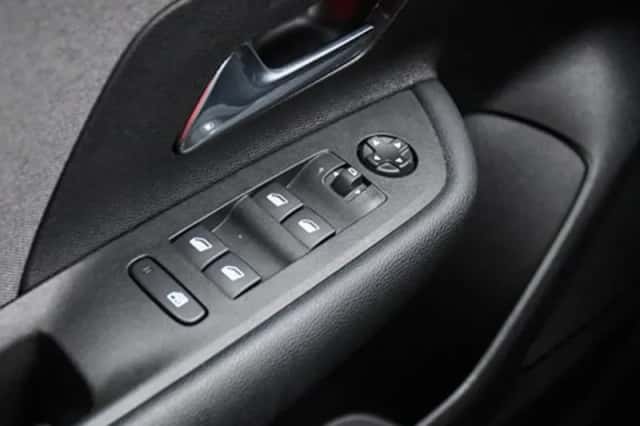 Opel Mokka (2022) thumbnail 27