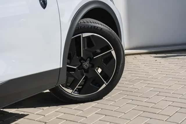 Peugeot 408 (2025) thumbnail 7